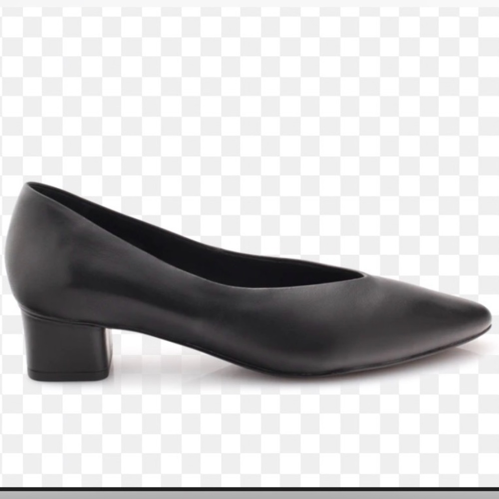 VANELI Navy Pumps